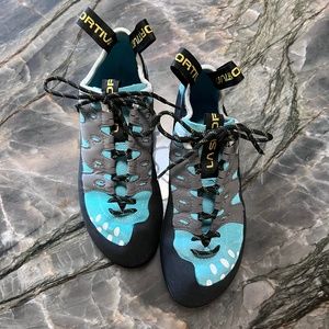 La Sportiva Womens 8.5 Tarantulace Climbing Shoes Rock Blue Black Frixion Grip
